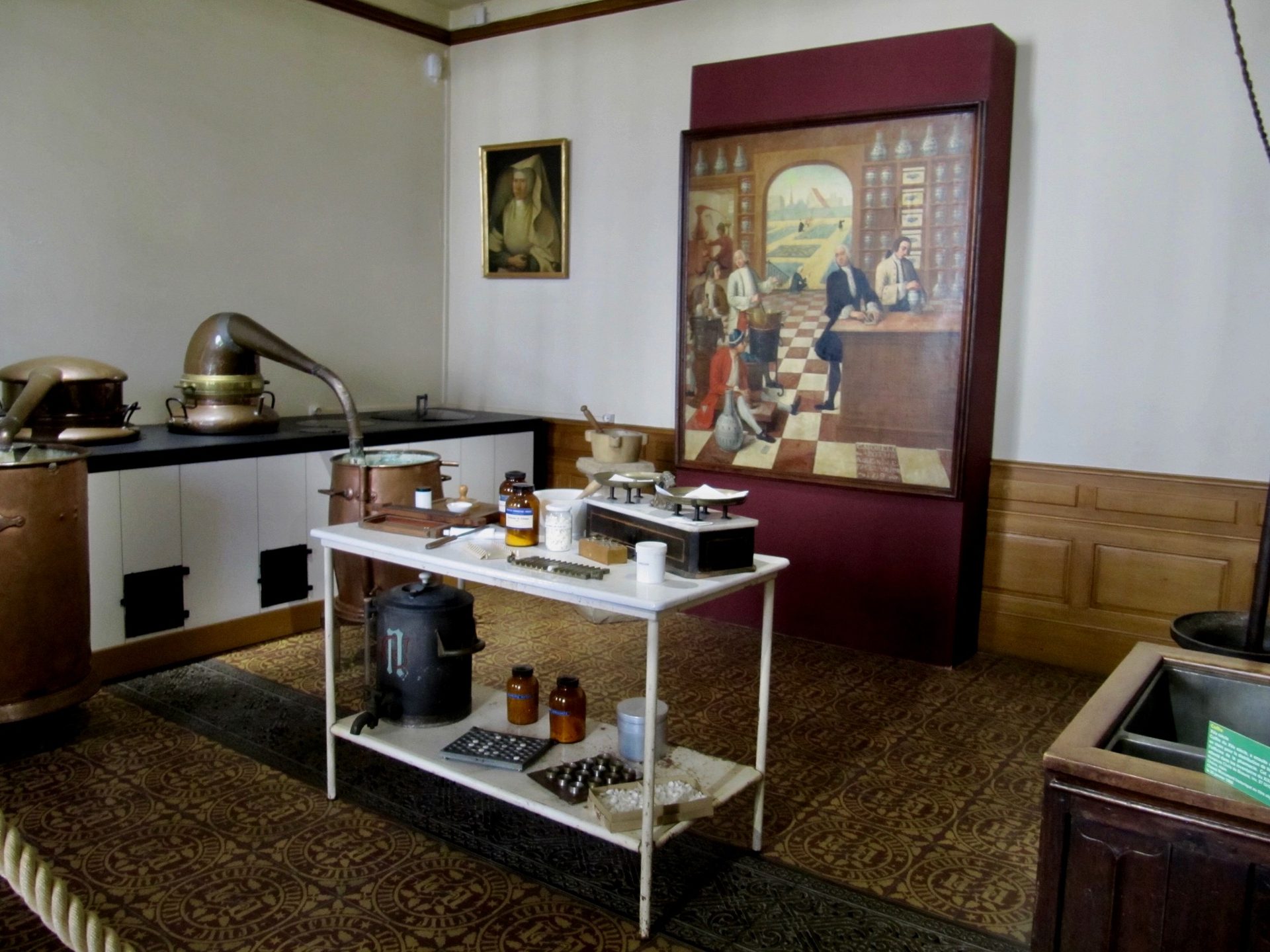 14- the apothecaries laboratory.jpg